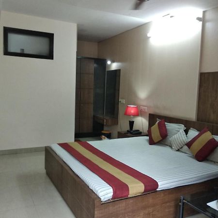Hotel Palace Амритсар Екстериор снимка