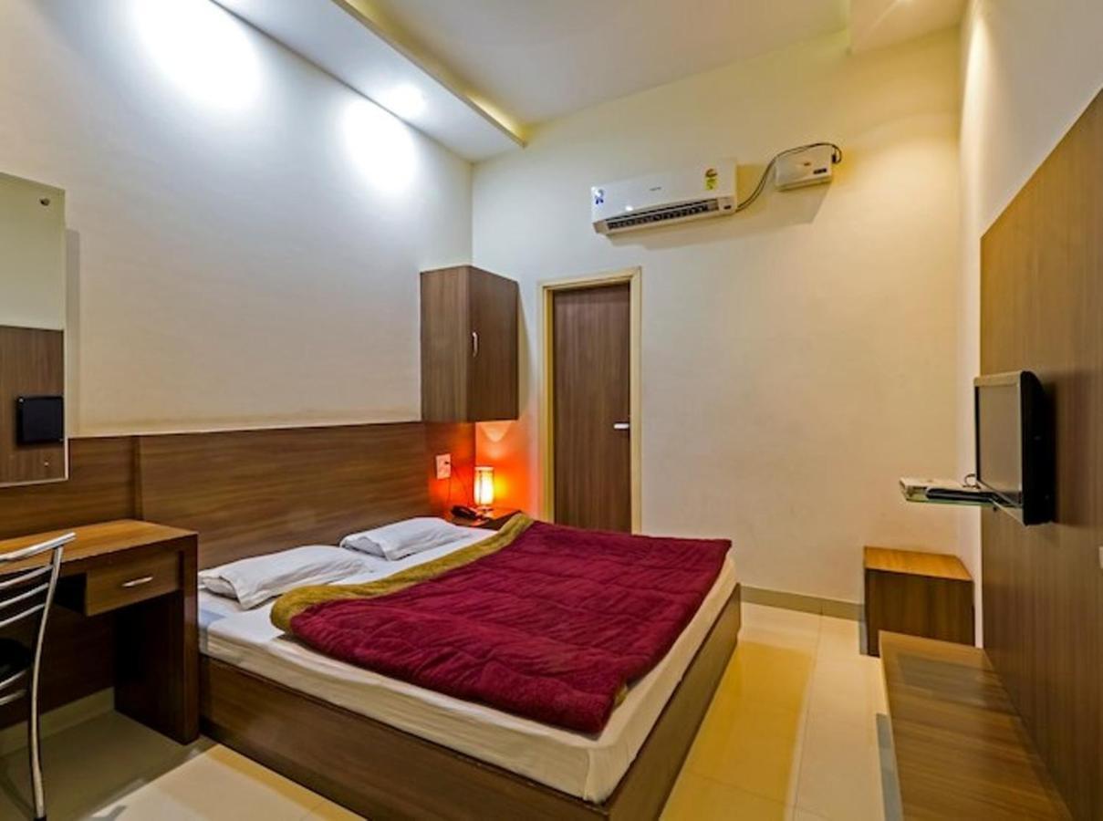 Hotel Palace Амритсар Екстериор снимка