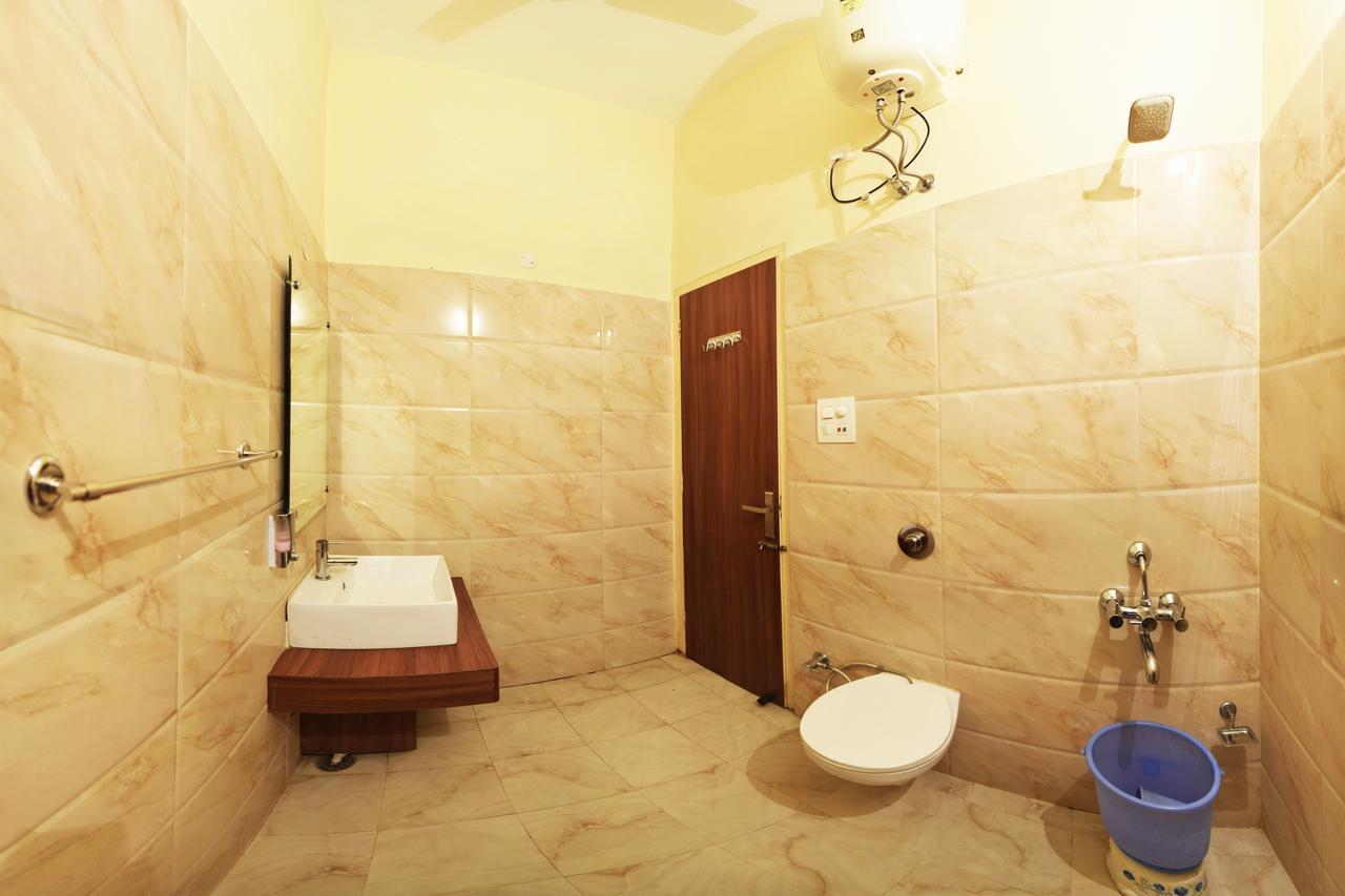 Hotel Palace Амритсар Екстериор снимка