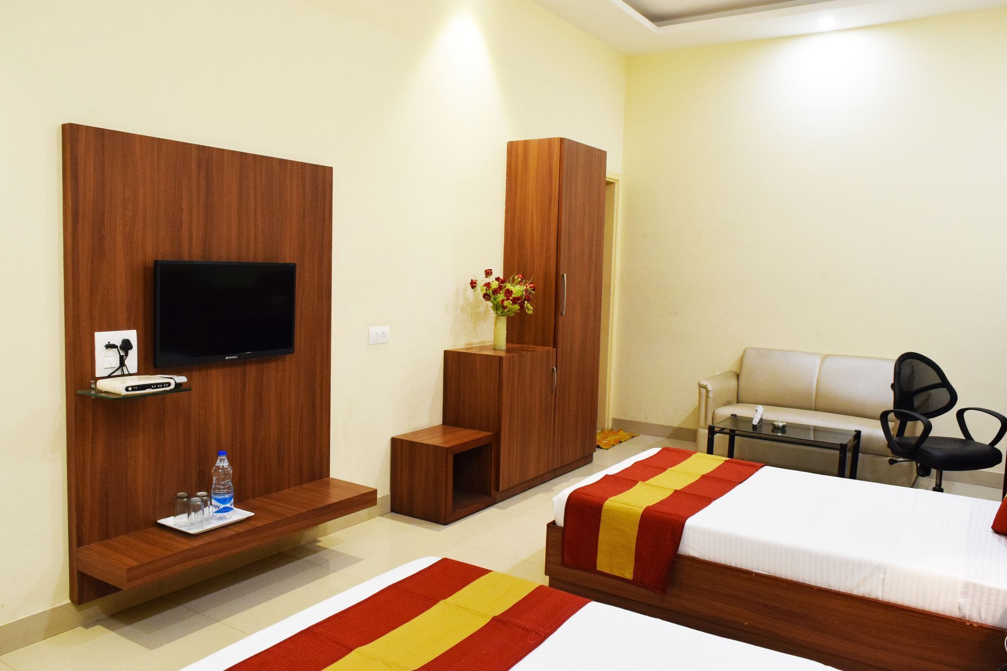 Hotel Palace Амритсар Екстериор снимка