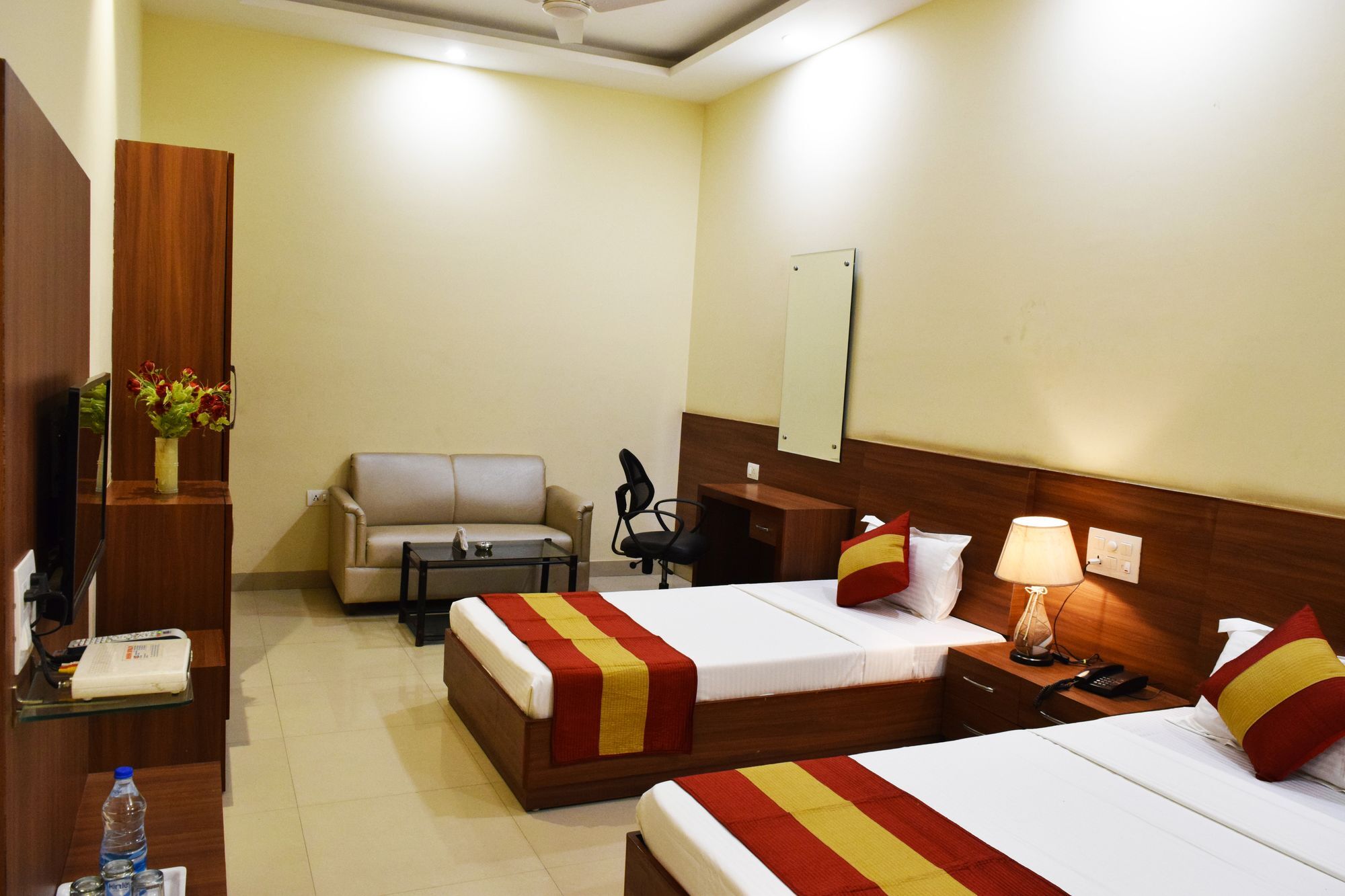 Hotel Palace Амритсар Екстериор снимка